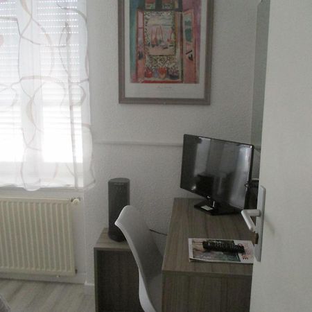 Hotel Du Commerce Pont-Saint-Esprit Dış mekan fotoğraf
