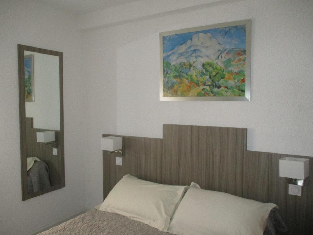 Hotel Du Commerce Pont-Saint-Esprit Dış mekan fotoğraf