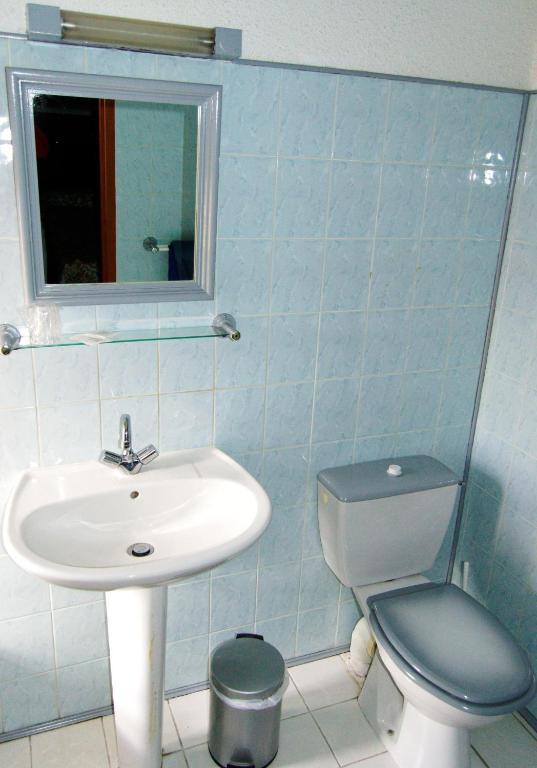 Hotel Du Commerce Pont-Saint-Esprit Dış mekan fotoğraf